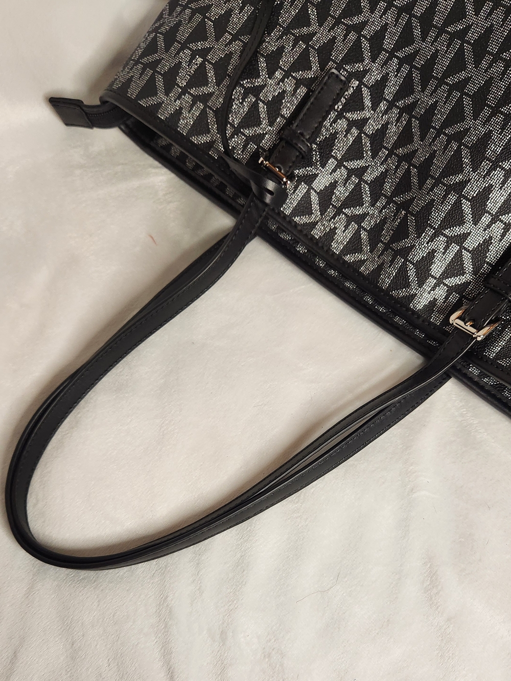 Michael Kors Black Logo Tote Bag - Picture 13 of 14
